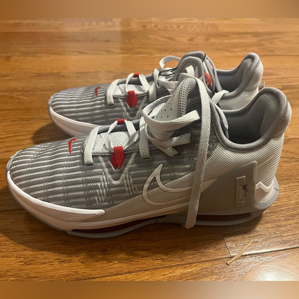 Lebron Witness VI EP Nike men’s sneakers size 7